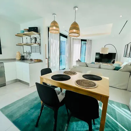 A Brand New 60m From The Ocean :) Apartment *