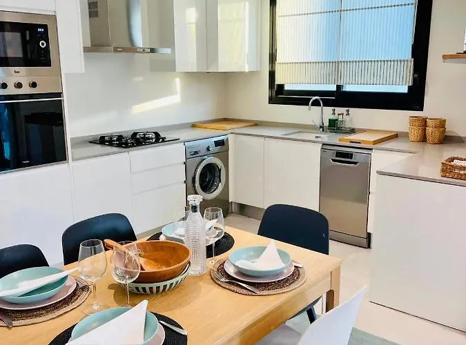 Medanojoy3-a Brand New 60m From The Ocean Apartment